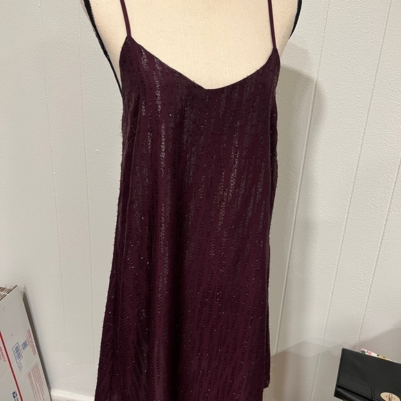Francesca's Miami "Zelda" Textured Sparkle Minimalist Slip D… - Picture 6 of 12